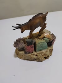 تحفة • تمثال غزال • أحجار كريمة