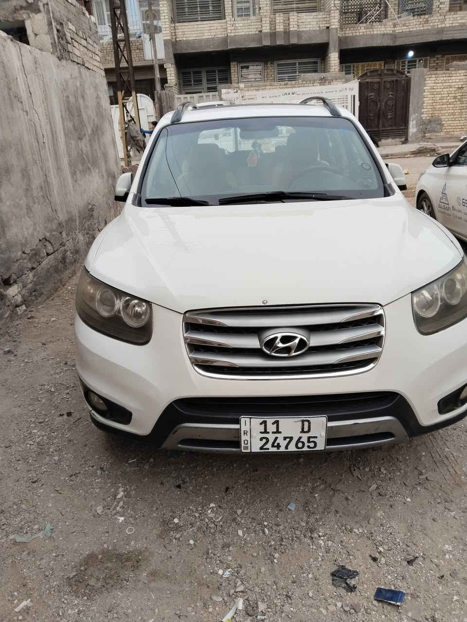 من رخصة الأدمن سنتافيا موديل 2012 خليجي فول مواصفات بيها بارد جاملغ امامي والدعامية مصبوغة 
عنواني بغداد العبيدي 
***********
للاستفسار اتصال
