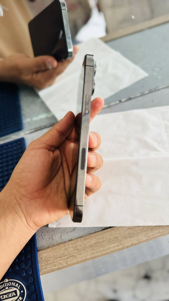 اسلام عليكم ايفون 13برو ماكس امريكي نضافه 90 نسبه لبطاريه81         لسعر 600 وبيه مجال قليل 
للتصال/***********
