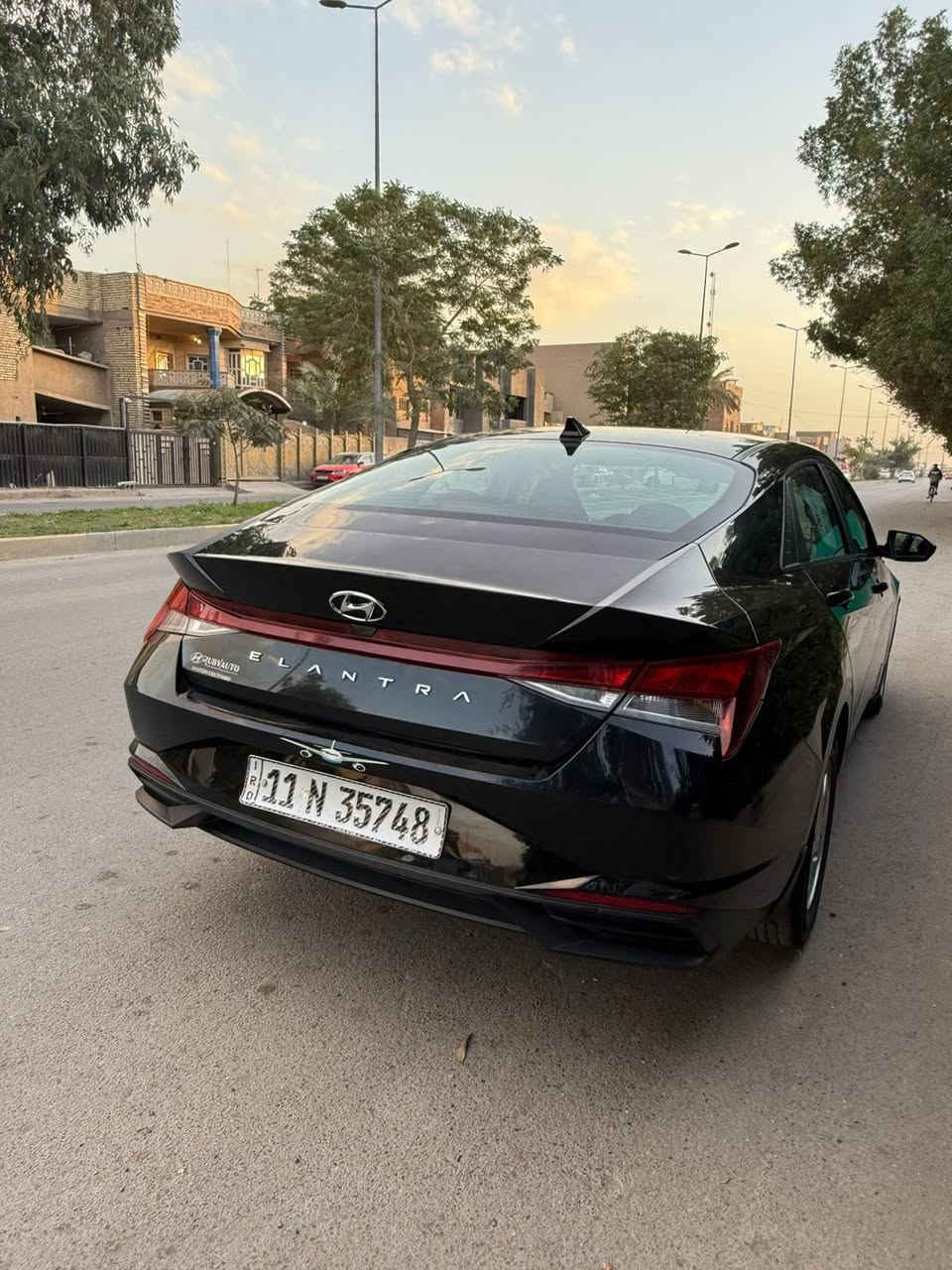 السلام عليكم النترة ٢٠٢٣
سيارة حادثها بس بنيد 
بدون شاصي بدون لغد بدون ايرباك 
محرك ٢٠٠٠ دوش رادار قيادة الي شاشة جبيرة وفول تحكم 
وكشن تدفىة سيارة حلوة وخير من الله بغداد بسمي 
السعر ١٤٦.     مكانها بغداد شارع فلسطين 
***********
