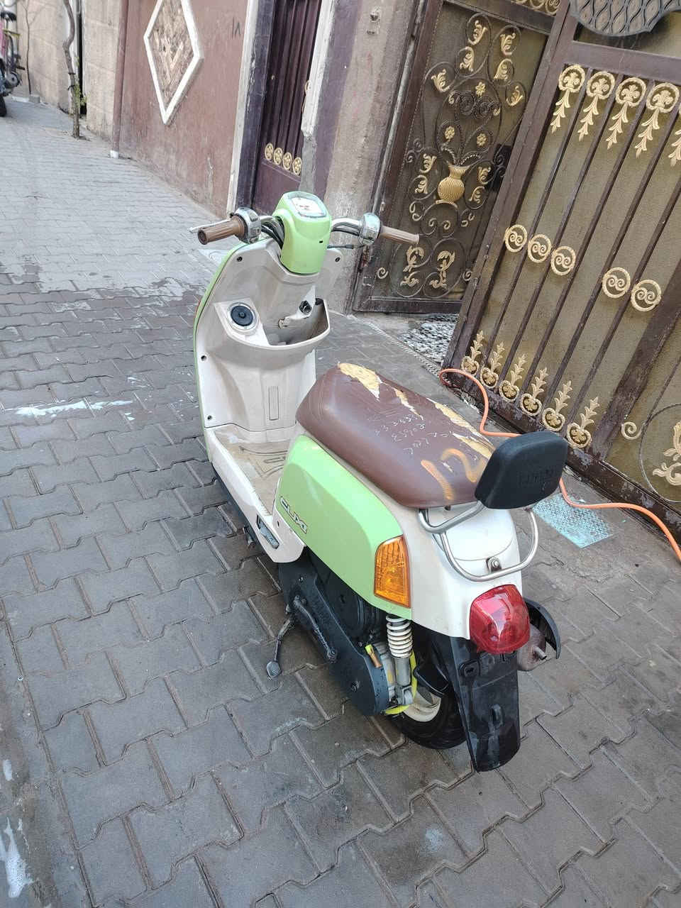 اسلام عليكم بوليس الدراجة كلهة ختم واحد وية المكينة الدراجة بلدية هذة رقمي *********** مكاني بغداد قرب المرور الطوبجي ٩٥٠ وبيهة مجال
