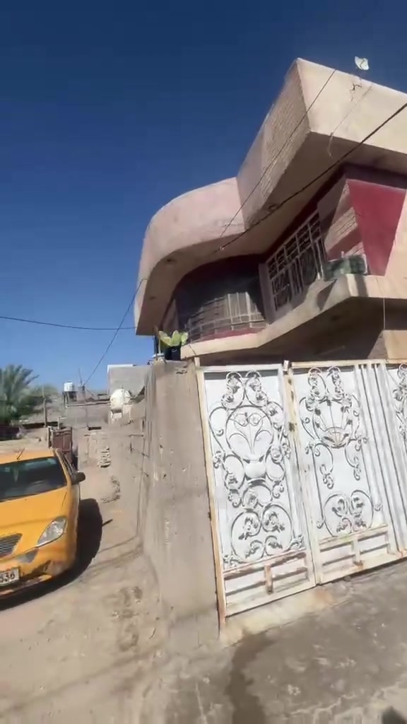 السلام عليكم دار للبيع وقف طابقين
الطابق الاول يحتوي 
عالغرفتين واستقبال ومطبخ وصحيات 
الطابق الثاني يحتوي عالغرفتين واستقبال وصحيات نفس تصميم طابق الاول للاستفسار عالرقم ***********
