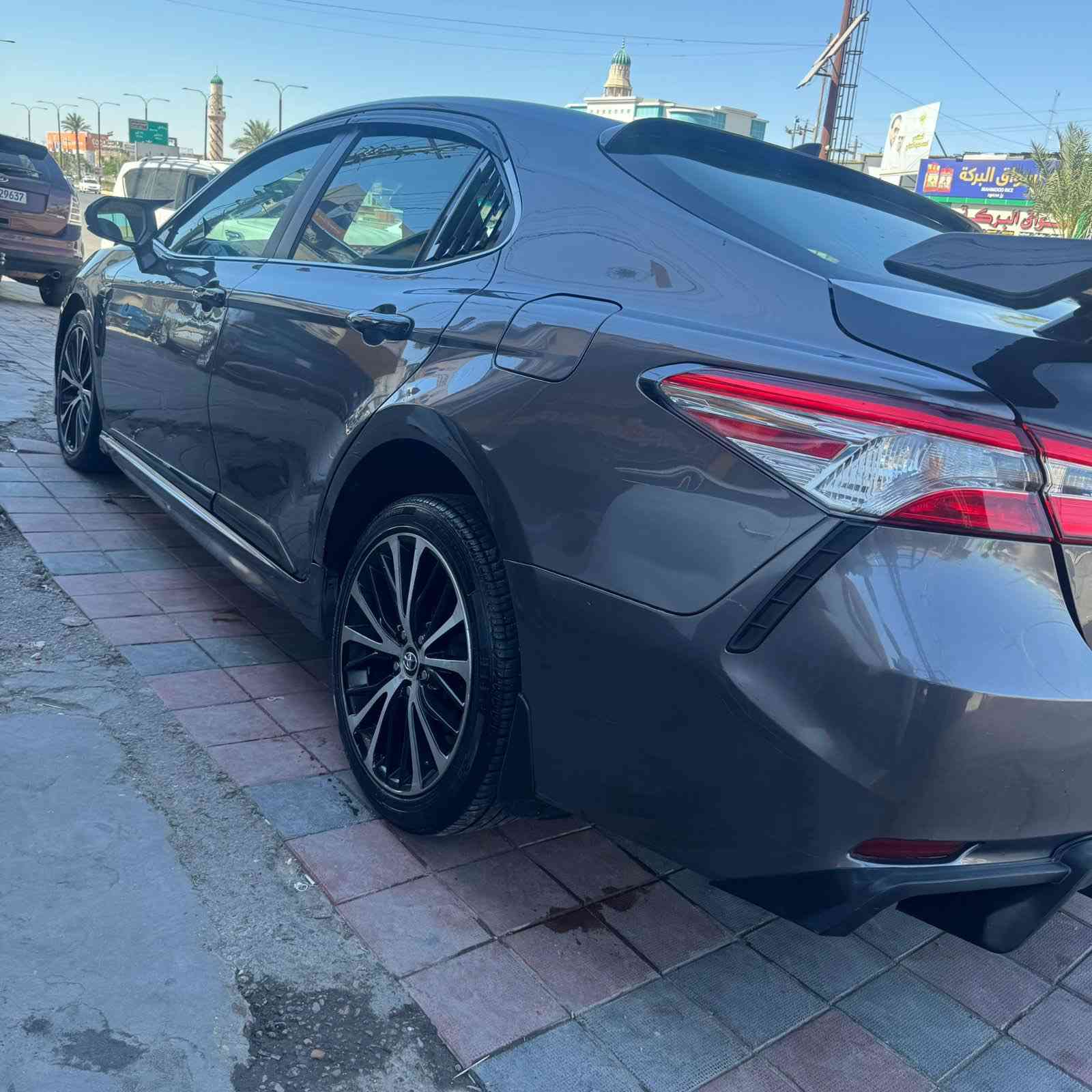 للبيع كامري موديل 2020 مواصفات se رقم بغداد أنكليزي هزه وسنويه كامله جديد بيها 6 قطع صبغ بدون دواخل الون رصاصي غير محدد السعر 155 ورقه مكان الانبار الفلوجه رقم الهاتف ***********
