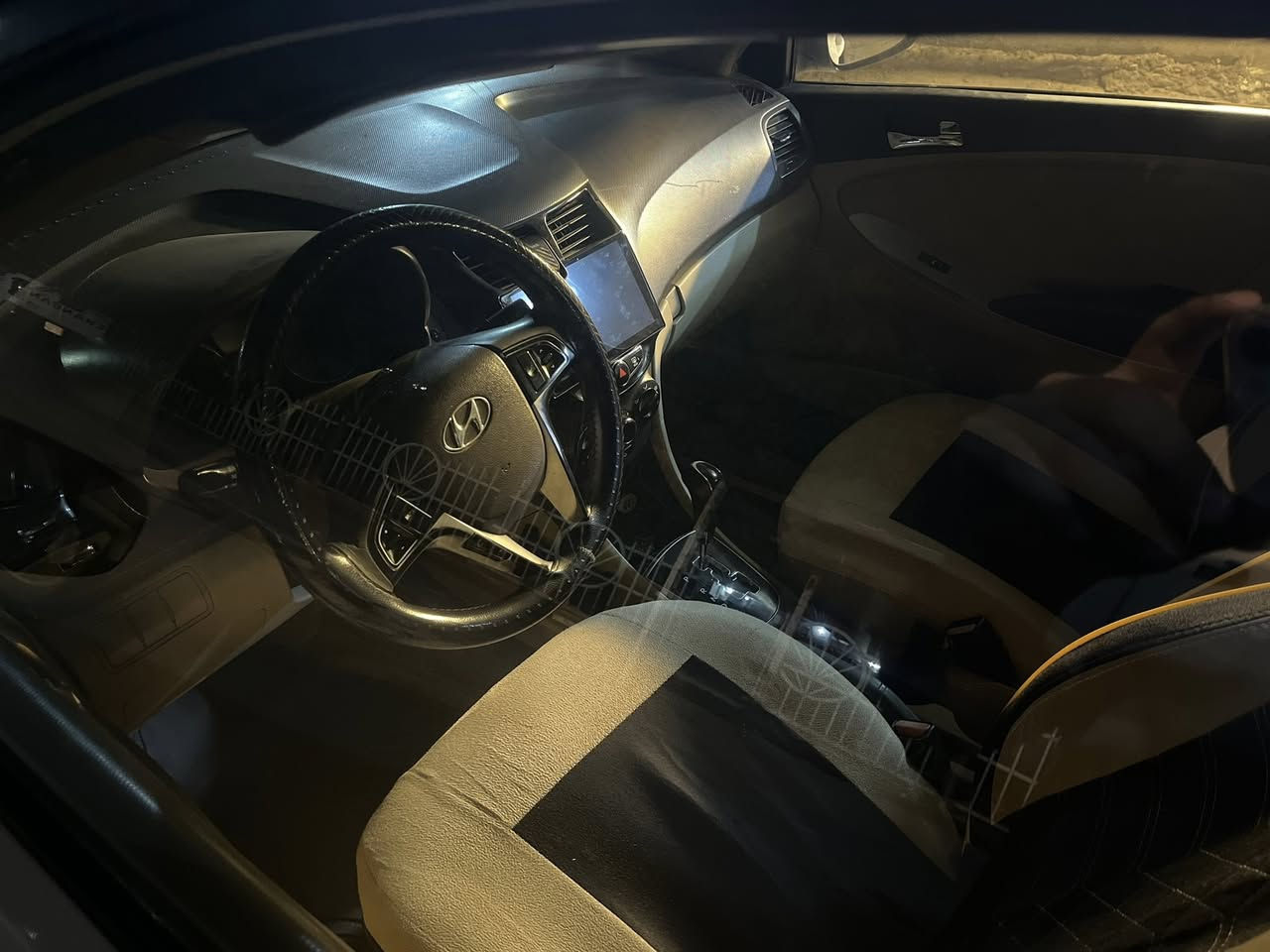 عندي سياره اكسنت 2012
كفاله عامه من الضربه والكص والحادث 

متومه وكامله 

مشتغل سنويه وكاله يم معقب شمالي 

ولوحات وملسق وهزه 

السياره كامله مكمله 

السياره مكانهه بغداد 

ب60 وبيها مجال 

ترهم مراوس ب سياره صول او فورتي او سيراتو 

الي يريد صور السياره يراسلني عالخاص 

ملاحظه:

السياره جانت صفره وبالأصل داخله ابيضّ ومصبوغه صفره اني رجعتهه بيضه وتومتهه 

السياره وارد خليجي 1600 دوش كفاله عامه كير محرك حداديه تبريد فتحه سقف اشاير بالمري


**إذا كنت صاحب هذا الإعلان وتريد حذفه لأي سبب، رجاءا أرسل رسالة إلى الدعم الفني**