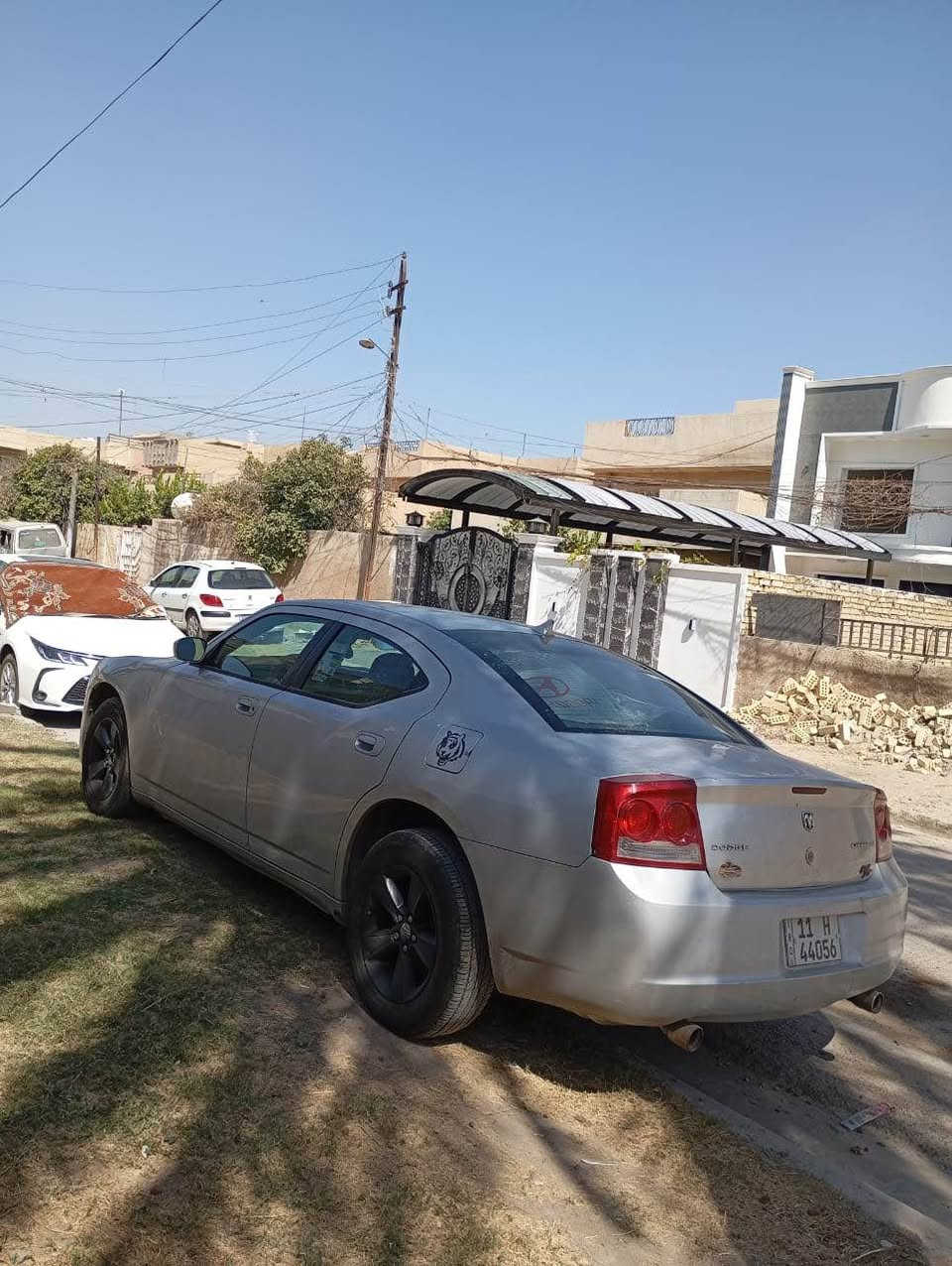 للبيع مستعجل جارجر موديل ٢٠٠٩ كير محرك تبريد صدر كهربائيات خير من الله حادثها جاملغ والباب الايمن بدون دواخل بس قطعتين صبغ سياره جاهزه وباسمي رقم بغداد السعر ١٠٠ ورقه قفل شرط التحويل مكانها بغداد العامريه الاتصال*********** بغداد, العراق
