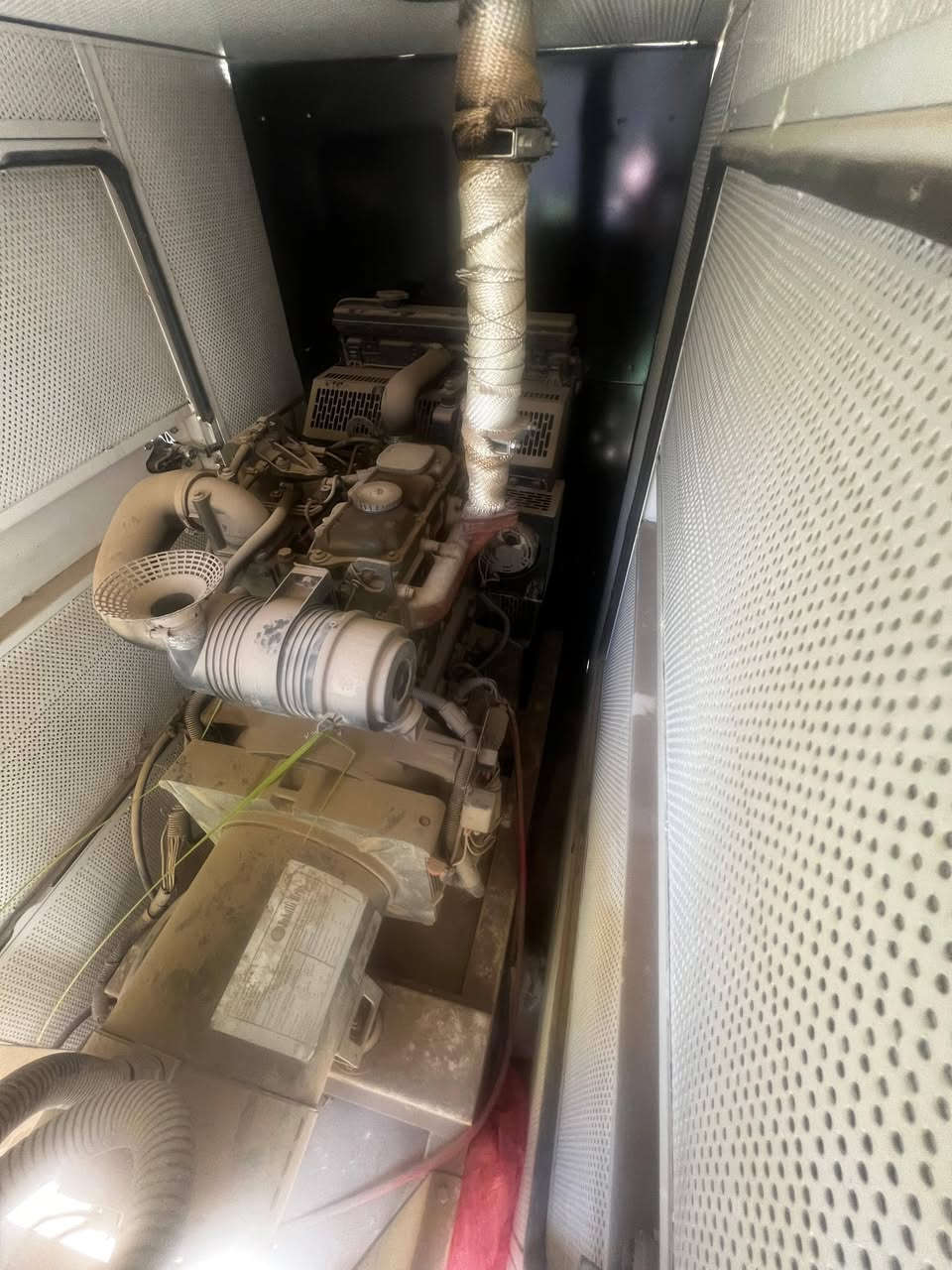 مولد بيركنز30KV للبيع السعر 45 ورقة وبيها مجال المكان الشعب ‏‪0770 251 1612‬‏

