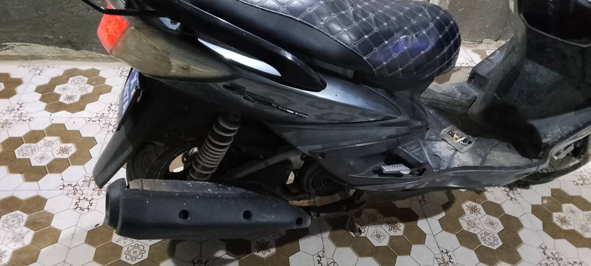 السلام عليكم دراجه سكنس فحل للبيع نوزل السعر 650وبيها مجال قليل العنوان حي المعلمين الرقم ***********
