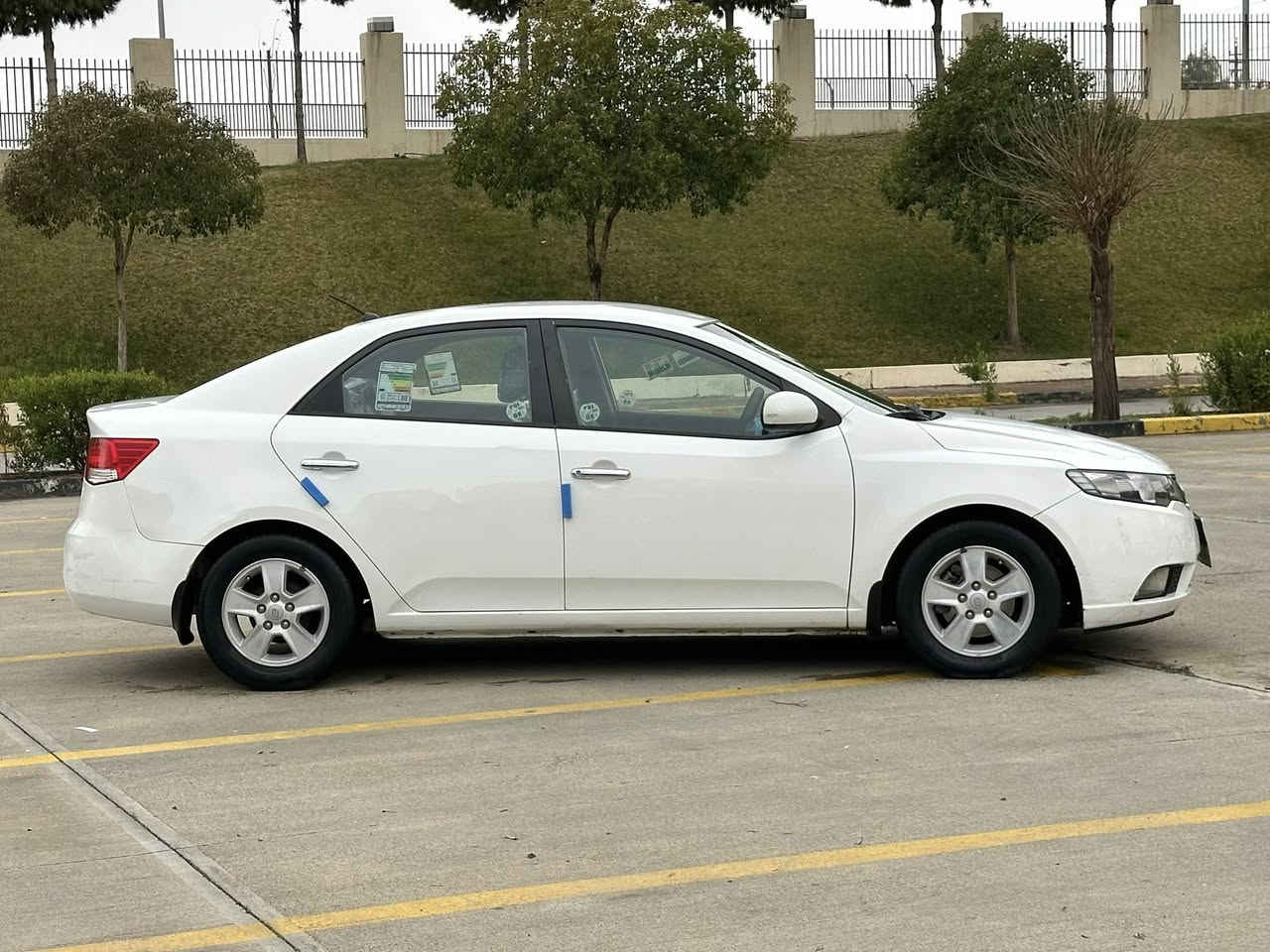 السلام عليكم كيا سيراتو للبيع موديل 2011خليجيه مكينة 1.6دوش موصفات السيارة 5ويل كب گير  6it نمر  داخل لونين  كشنات ماروني  دشبول اسود تخم تايرات جدد حداديه امامي خلفي  نضيف  بولش حمام جاهزه السياره مابيها مصرف  البنيد اثر لزكه  صبغ مكان سياره سليمانيه  السعر 107     الاستفسار ***********
