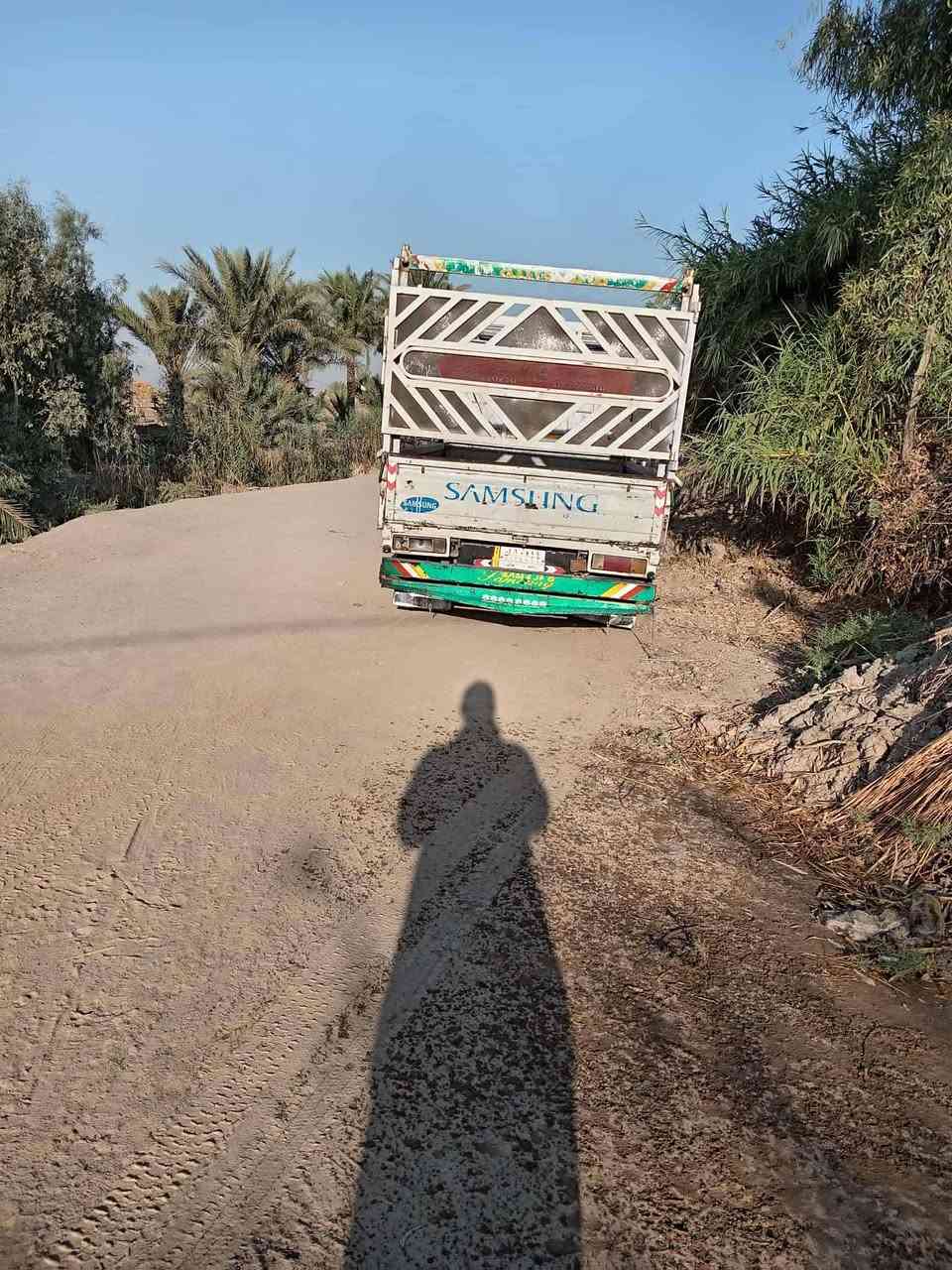 كية سامسونگ موديل 2000محرك 2700 سنوية 28 مشروع وطني سيارة بسمي رقم بغداد سعرها 45 رقمي ***********
