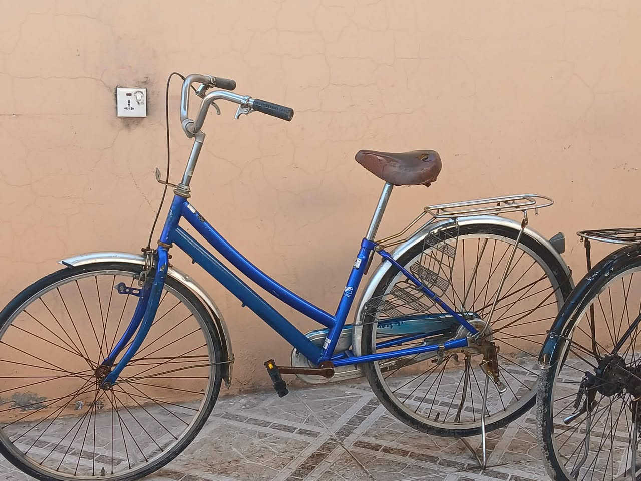 السلام عليكم بايسكلات ثنين للبيع السعر 70 الف بي مجال حك الجيه
للتواصل على الرقم حصرا: ***********
