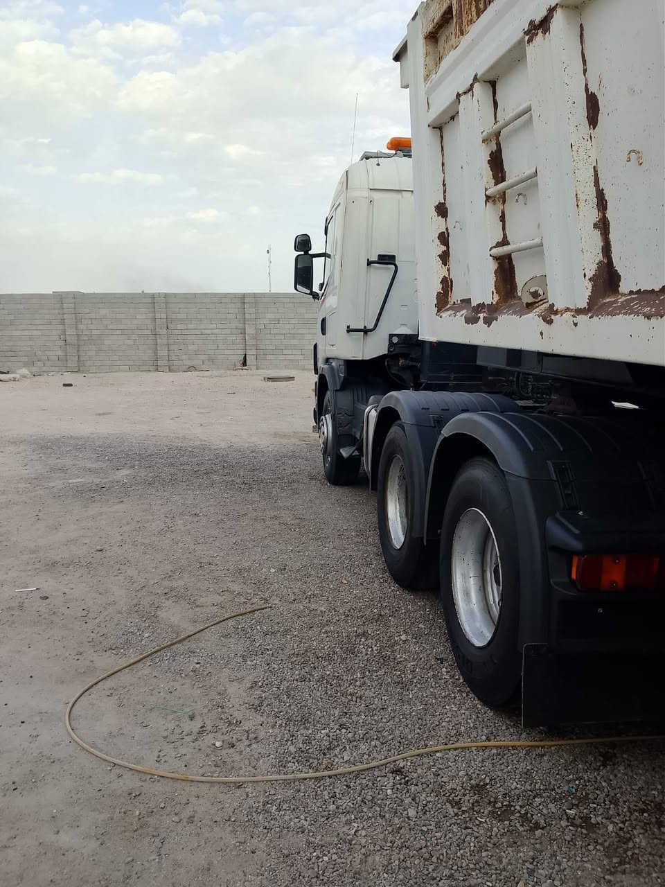 سلام عليكم سكانيا البيع راس وعربانة مكفولة  مكينة 8نجكتر مجموعة فراشةسبرنك رقم ربيل عربانة دار القصاب2015 تخم تاير سيارة جاهزة الشغل بيع راس وبيع  عربانة و بيع كاملة هاذا رقم صاحب سيارة***********///
