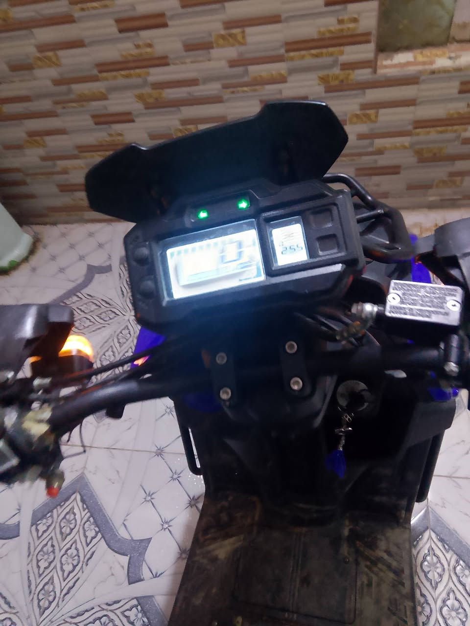 دراجه للبيع اباجي موديل 2024 مكفوله سعر 850 وبيها مجال عنواني كربلاء للستفسار ***********

