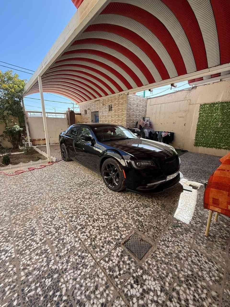 السلام عليكم
اوباما موديل 21  S  تو ويل بجم كبس بيها جاملغ مبدل وجاملغ مصبوغ اثر شخوط السيارة حلوة مراوس فقط 
***********
