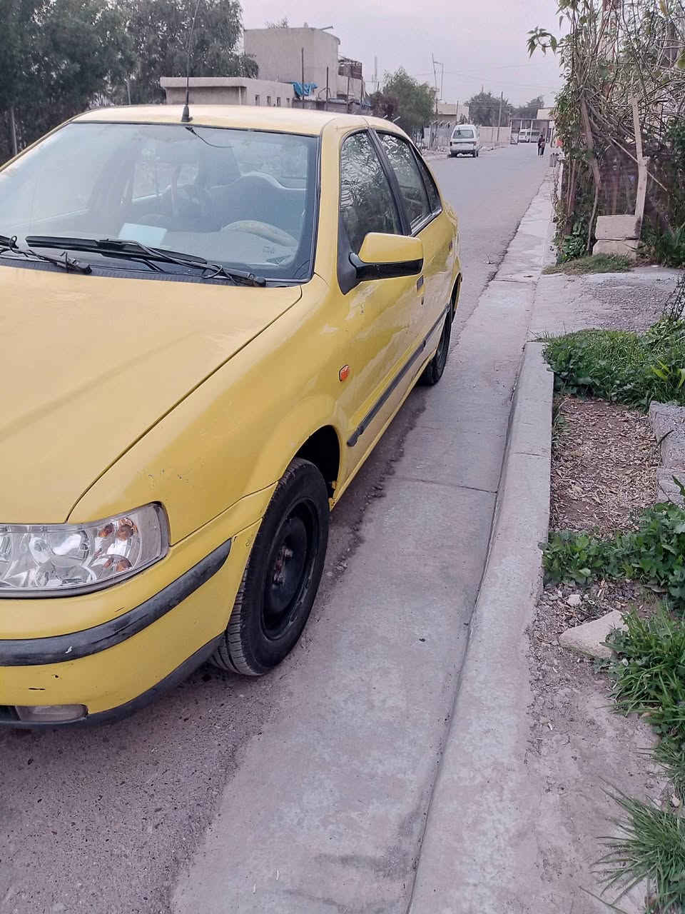 سمند موديل 9 نضيفه ما بيها تبديل ولا صبغ بس الدوسات غرامه عليه أربعين فقط محرك مكفول صدر جديد تايرات جديده الامامي بسمي رجاءا خليك جدي ولاتتلاعب لجلال غيرك ***********

