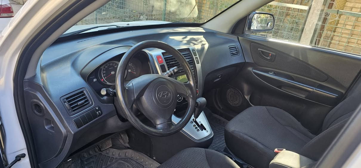 السلام عليكم
توسان موديل 2010
 خليجي مكفوله من الصبغ
بيها بارد ب الجاملغ
ماشيه 103
كير مكينه بلاد تايرات تخم
السعر 133
مكاني بغداد شارع فلسطين الرقم ***********
