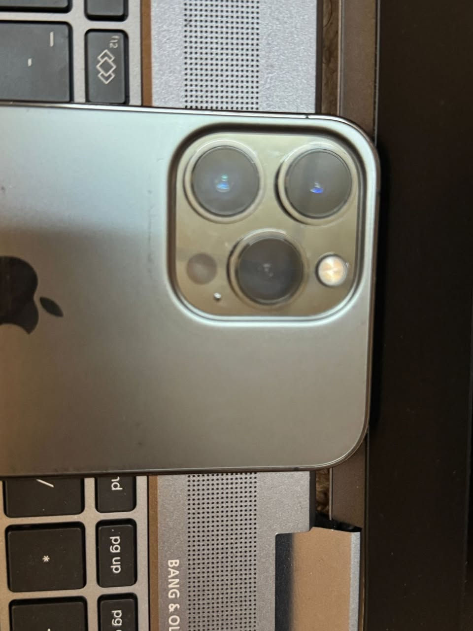 IPhone 13 Pro
عربي
ايفون ١٣ برو
لون الگرافايت (الرصاصي)
بطارية ٧٦٪؜
شاشة بلادي بدون خدش
بطارية بلادي 
معاه ٣ كڤرات
العنوان داخل اربيل ويوجد توصيل داخل المدينة فقط
***********

كوردي
ئايفۆن ١٣ پڕۆ
رەنگی گڕافایت (ڕەصاصی)
پاتری ٧٦٪ 
شاشە و پشتی خاوێن 
پاتری بیلادی
٣ کەڤەری لەگەڵ دێتن
ناونیشان ناو هەولێر و گویاندنیش هەیە تەنها بۆ ناوشار
