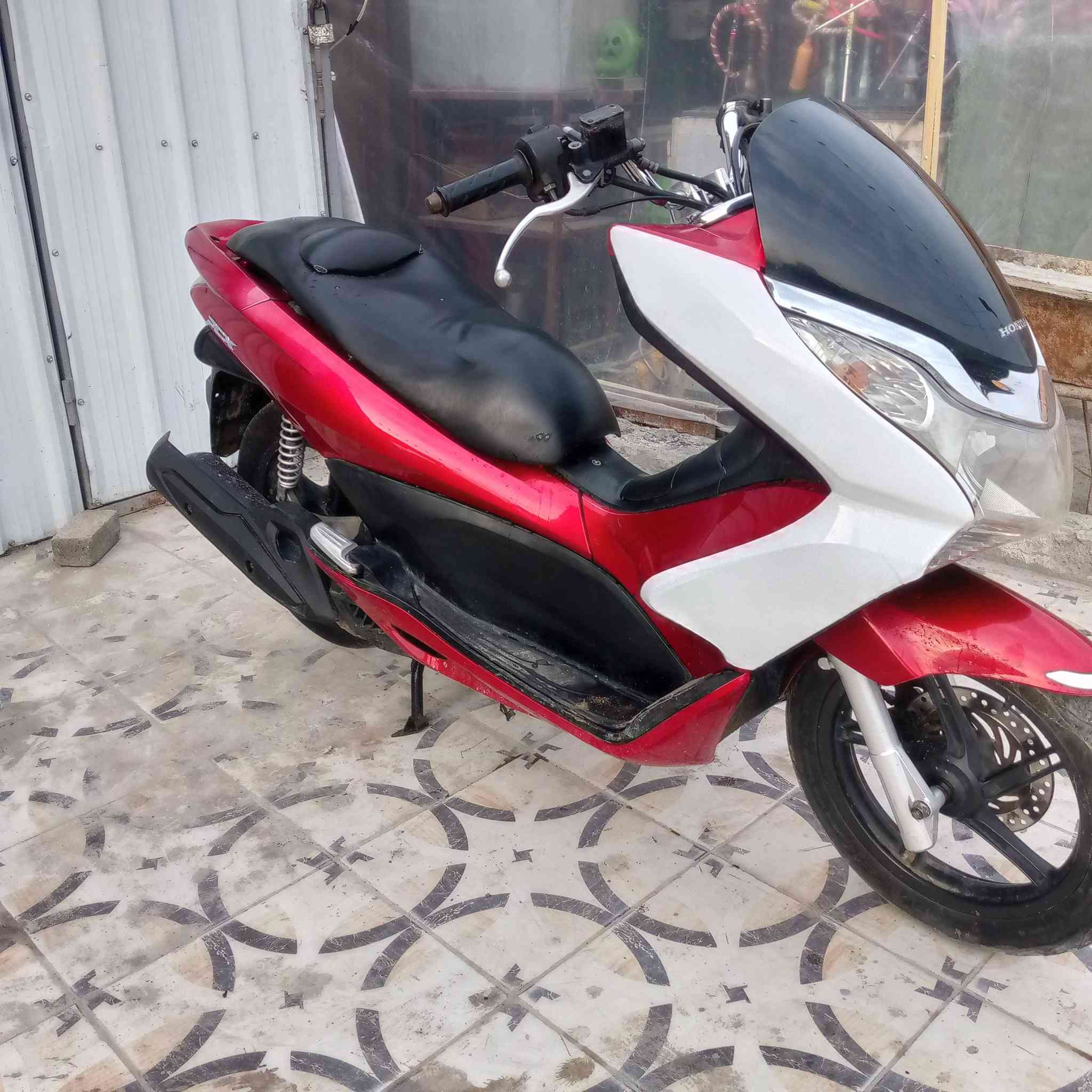 السلام عليكم شباب دراجه بي سي اكس دراجه بلاديه برغي مفتوح بيها مكان بغداد السعر 1,400و مجال ***********
