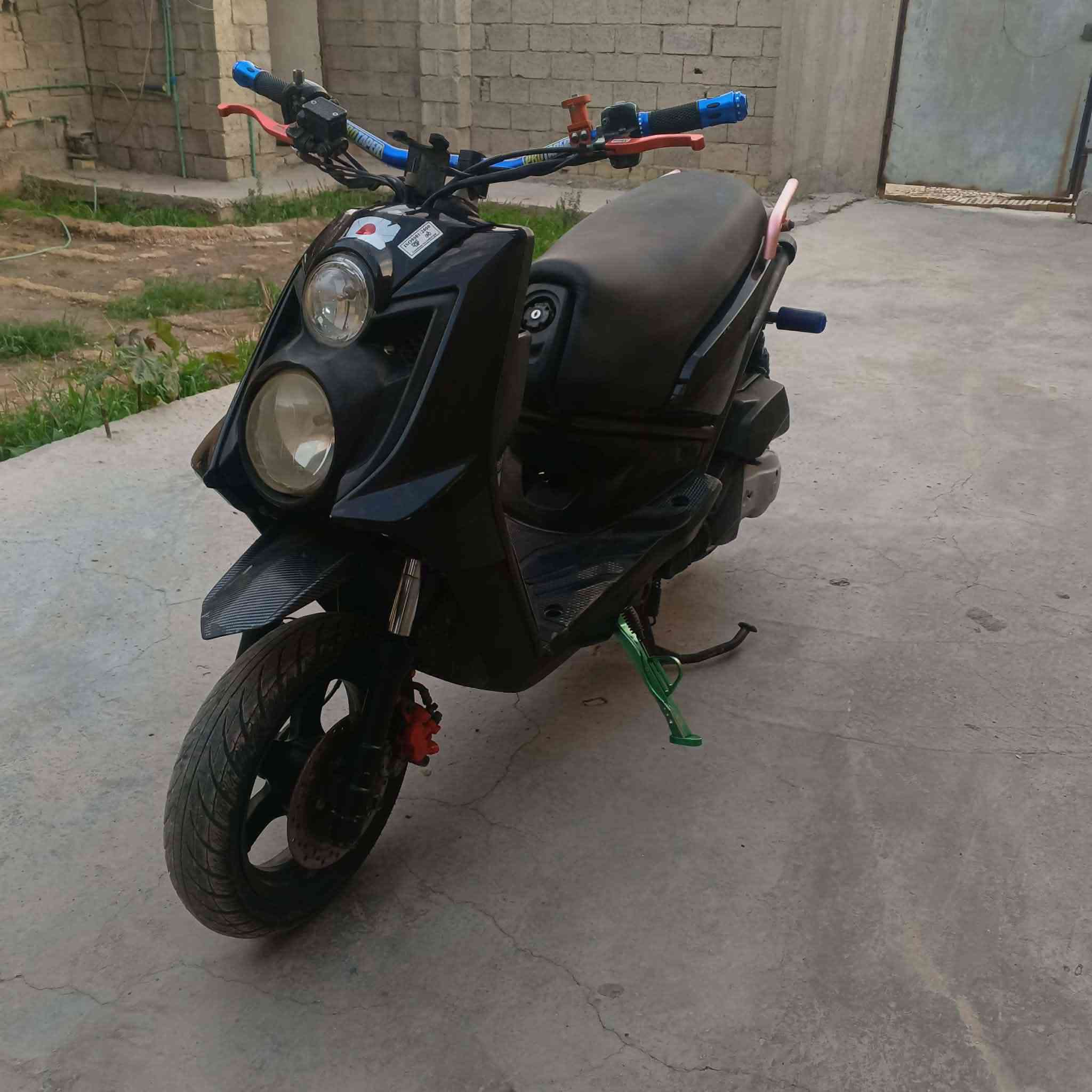 سلام عليكم شباب دراجه جبلي للبيع دراجه نضيفه كلش دراجه شلعه معدل السعر واحد 100مكاني بغداد قرب بسمايه الرقم ***********
