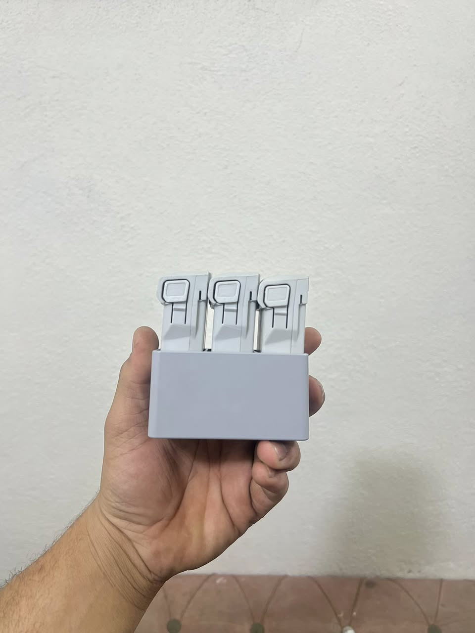 السلام عليكم شباب توفر درون مستعمل نضافه١٠٠/١٠٠ طايره فقط ٥ رحلات درون جديده فىة المني ٣ 
درون نضيفه ستخدام شخصي مني ثري سمارت بلاص بطاريات بلاص جوستك سمارت الدرون نضيفه فول
تجي تفحص تقتنع تاخذها توصيل داخل بغداد فقط العنوان بغداد مدينة الصدر الاورفلي او الشماعيه 
للبيع او مراوس 
***********
