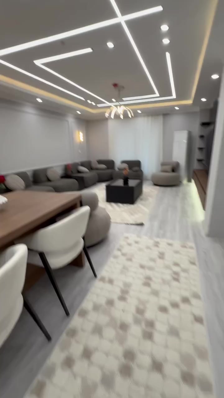 للبيع او للإيجار 

.شقة مؤثثة VIP 

.مؤثث 

.مكانها اربيل 
مجمع واو تاورز على شارع100 
تبعد 2 دقيقة عن امباير 
و4 دقايق عن المطار 

.غرفة 3 
.صالة
.مطبخ 
.حمام 1
.طابق  13م
.مساحه "180م
.واجه خارجي 

للأستفسار اكثر التواصل واتس اب 
:***********
:***********
