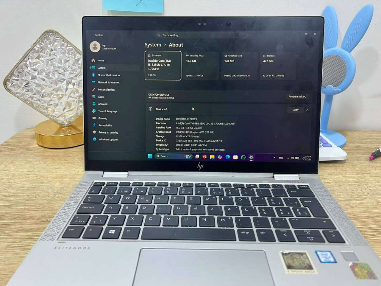 للبيع: لابتوب HP EliteBook x360 1030 G3 بمواصفات ممتازة 💻🔥
السلام عليكم،
عندي لابتوب HP فئة (EliteBook) المخصصة للأعمال للبيع. الجهاز عملي جداً، أداءه سريع، ومناسب جداً لشغل البرمجة، تطوير المواقع، والدراسة (خصوصاً لطلاب الحاسبات والـ IT)، بالإضافة للاستخدام اليومي.
​⚙️ مواصفات الجهاز الأساسية:
​المعالج: Intel Core i5-8350U (الجيل الثامن - أداء ممتاز وموفر للطاقة).
​الذاكرة العشوائية (RAM): 16GB (يفتح برامج هواي براحتك بدون تعليق).
​مساحة التخزين: 512GB SSD (سريع جداً بالإقلاع ونقل البيانات).
​كرت الشاشة: Intel UHD Graphics 620.
​نظام التشغيل: Windows 11.
​✨ المميزات الإضافية:
​شاشة لمس (Touch) وتنطوي بزاوية 360 درجة (تكدر تستخدمه كـ آيباد/تابلت).
​نظام صوتي احترافي ونقي من شركة Bang & Olufsen.
​حماية عالية مع ميزة (HP Sure Start) وقارئ بصمة إصبع لتسجيل الدخول السريع.
​كيبورد مريح جداً بالكتابة.
​تصميم معدني فخم ونحيف، وسهل الحمل.
​الجهاز نظيف جداً ومثل ما موضح بالصور.
​
📍 المكان: [الانبار/الرمادي]
​لأي استفسار أو للشراء، تفضلوا بمراسلتي على الخاص. 📩


**إذا كنت صاحب هذا الإعلان وتريد حذفه لأي سبب، رجاءا أرسل رسالة إلى الدعم الفني**