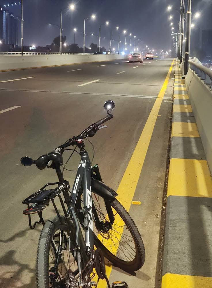 السلام عليكم
للبيع...للبيع...للبيع
BIKE EZEL
المواصفات:
نوع المعدن المنيوم ثقيل
عكرب خلفي ماركة L-twoo A5 (٩ سرعات )
نقال امامي ماركة L-twoo A5 (٣ سرعات )
بريكات هايدروليك دهن ماركة I.MXT
يدات كير شيمانو التوس 
حجم 29
دبل امامي ماركة EZEL 
بايدرات المنيوم بولبرن 
البايسكل صنع في تركية 
(ملاحظه: نقص يدات كير ينرادلها تبديل سعرها 10.000 )
طبعا البايسكل خير من الله يعني مفتر بغداد بل بايسكل ابد موكفني 
السعر:200.000 الف 
رقم الهاتف: *********** متوفر فقط واتساب 
                 *********** متوفر فقط اتصال
مكاني : بغداد . حي العدل . شارع القادة
(ملاحظه: السعر غير قابل للتفاوض )
