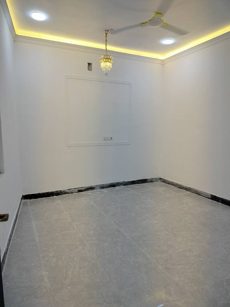 السلام عليكم 
توفر لدينا دار سكن للبيع 
المساحه 130 م 
نوع العقار طابو ملك زراعي بأسم عراقي 
العنوان البصرة ابو الخصيب قرب المحكمه 
عالتبليط نباشرتاً
يتكون البيت من استقبال وصاله ومطبخ وغرفتين منام وصحيات داخليه و خارجيه 
بناء حديث وشغل درجة اولى 
مع توفر كافة الخدمات 
البيت جاهز للسكن 
السعر المطلوب 85 مليون وبيه مجال 
للاستفسار اكثر اتصل على ***********
وتدلل ابو الخصيب, البصرة
