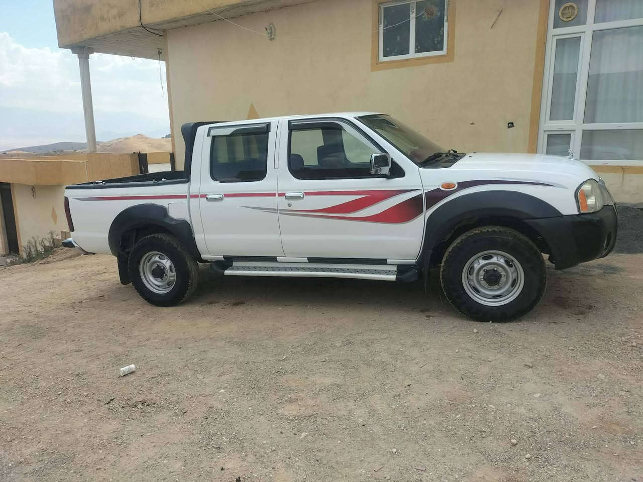 نيسان علووج مؤديل 2007ناوسوربشت وبيشى كه بسه لئدراوى بيووه نيه نموونه ى جوانيه سياره  ى مالييه هى مه حره زان نيه به شه رتى گئرومه كينه واكسل ده بل اكسلى ئيش اكا ت شوين رانيه بنارى كؤسره ت ***********
