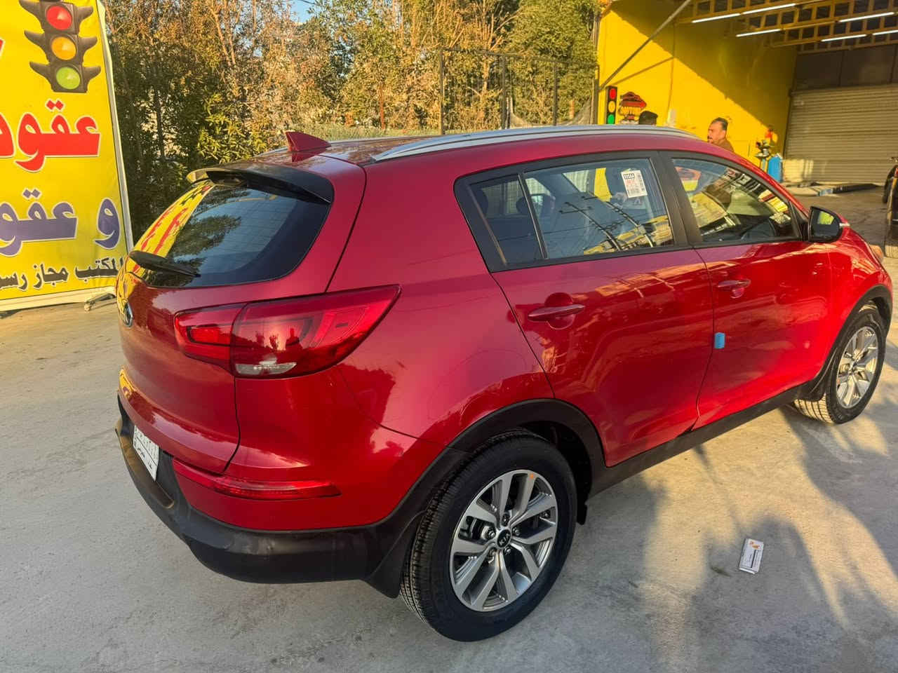 السلام عليكم … مكلــف بالنشر 
كيا سبورتج وارد امريكي بدون ضرر موديل 2015 رقم بغداد السونر مرفق بالصور السيارة جاهزة وكاملة من كلشي السعر المطلوب 140$ وبيه مجال للشراي مكانه بغداد الكرخ للاستفسار والتفاصيل اكثر الاتصال 
‭0785 761 8289‬
