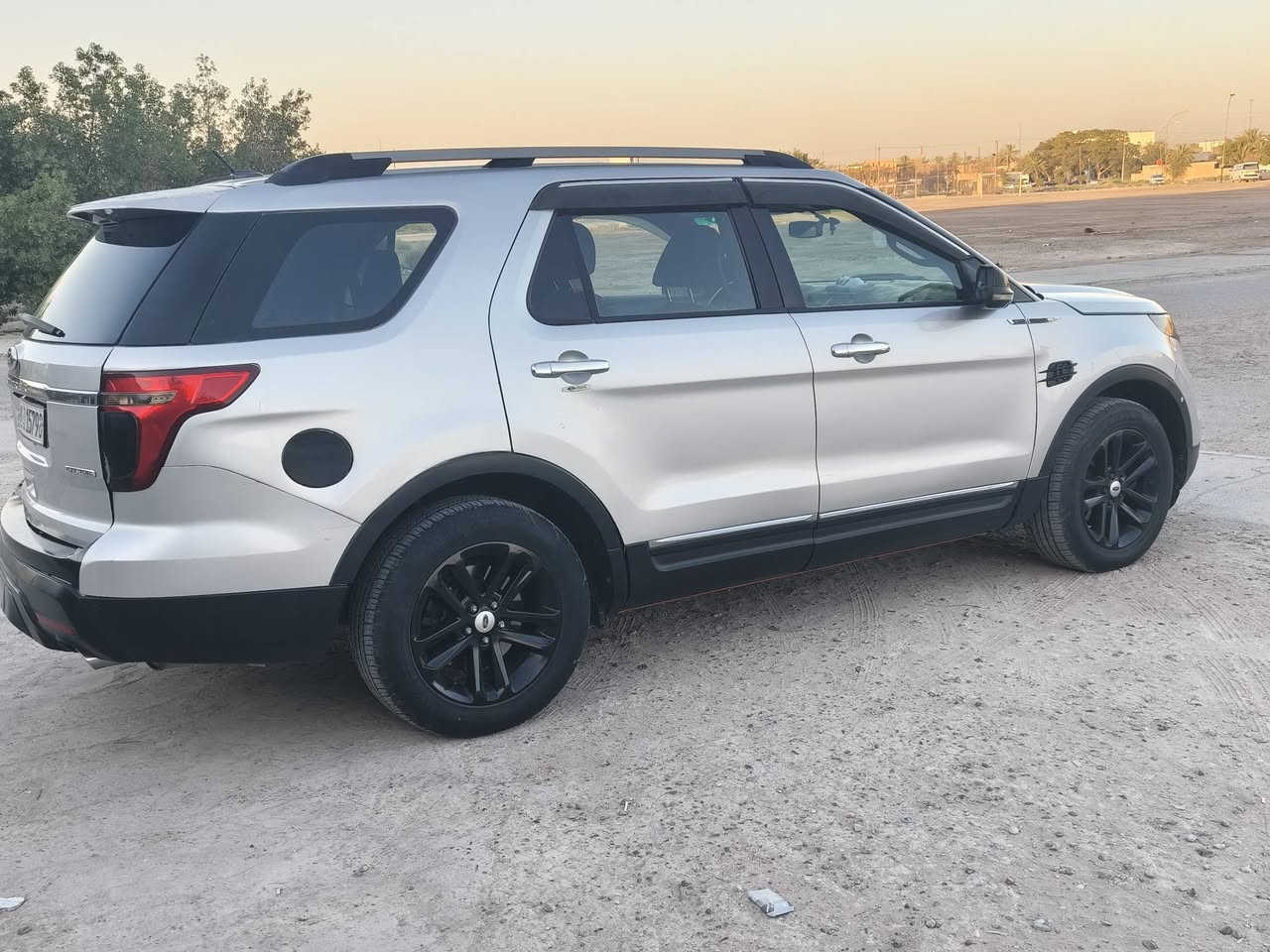 سلام عليكم .اكس بلور مديل 12 وارد  امريكي ضررها جاملغ خلفي   مواصفات Xlt
سيارة جديدة نضيفه مابيهه اي مصرف شغل واطلع وين متحب .  سيارة نص فول .  بانوراما  . كشن السايق كهرباء  شاشه كبيرة سوني . كامرة  . اي ستفسار  مكاني بغداد المحموديه 
***********
***********  اكرم / وتساب او تصال .
