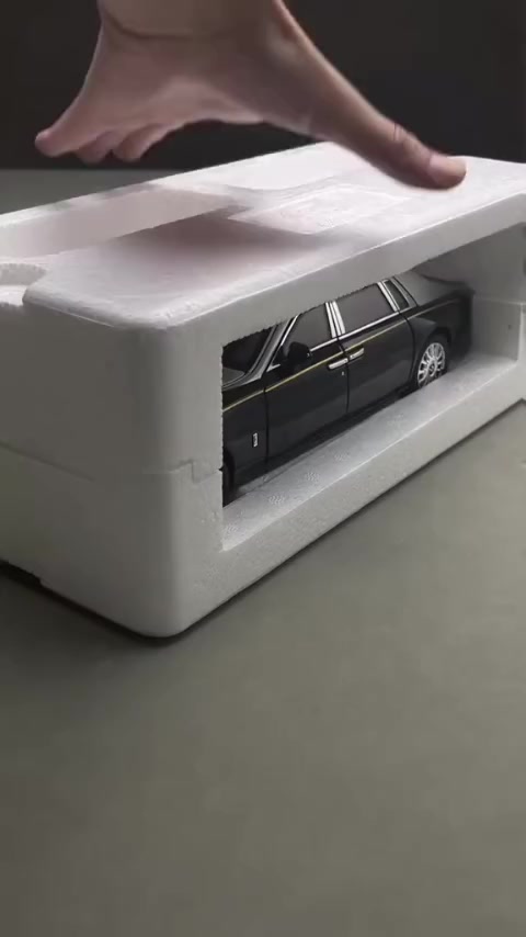 متوفر
تحب السيارات الفخمة؟ 😎

هاي رولز رويس فانتوم بحجم كبير وتفاصيل تخبل!

الأبواب تفتح، الكبوت يفتح، والمحرك واضح بالتفصيل 🔥

تصميم ملكي يخليها قطعة عرض مميزة بأي مكان.

مناسبة للأطفال وهواة التجميع بنفس الوقت.

تفاصيل كروم ولمسات فخامة حقيقية.

اختيار مثالي كهدية راقية ومميزة 🎁✨


**إذا كنت صاحب هذا الإعلان وتريد حذفه لأي سبب، رجاءا أرسل رسالة إلى الدعم الفني**