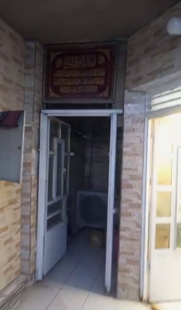 بيت للإيجار في منطقة البلديات الأسمنت المساحه ٧٥م طابقين استقبال ومطبخ وصاله وصحيات خارجية وصحيات بالداخل وغرفتين نوم الطابق الثاني للاستفسار الاتصال على الرقم *********** متوفر واتساب
