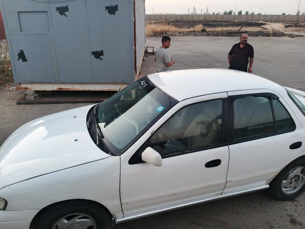 السلام عليكم مكلف بالنشر للبيع كيه سيفيا موديل 96رقم دولي ديالى محرك وگير شرط صبغ مابيها تبريد شغال تايرات صدر كلها شرط مكان السياره كركوك 
سعر السياره 45 وبيهال مجال 
أتصل ع رقم ***********
