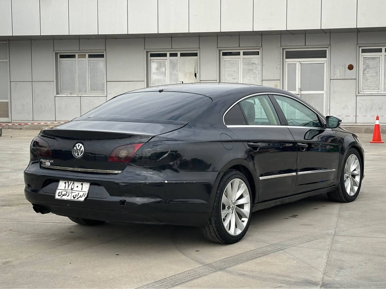 للبيع فقط 
باسات سي سي / 2010 / محرك 4 سلندر / 2000 توربو ..
بدون صبغ وبدون حادث / فول فول مواصفات / بانوراما
تحويل مضمون / سعرها 78 ورقه وبيها مجال بسيط .....
السياره مكانها بدهوك / غرامه 5 ورقات تنزل من السعر
***********
*********** دهوك, العراق
