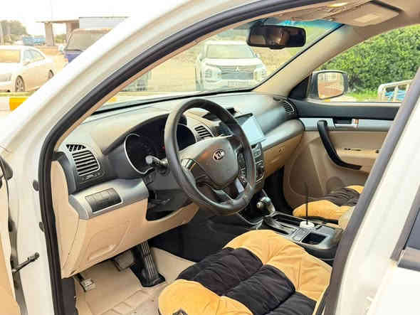 سلام عليكم 
السعر مناسب 148
كيا سورنتو خليجي 2013 سنويه ورقم جديد بسمي محرك وكير مظبوط وضرر فقط باب سكن صبغ وباب الخلفي ربع فقط بدون دواخل ماشيه 150 ألف مكاني قضاء كلار الشراي يتصل ويدلل ***********
*********** كالار
