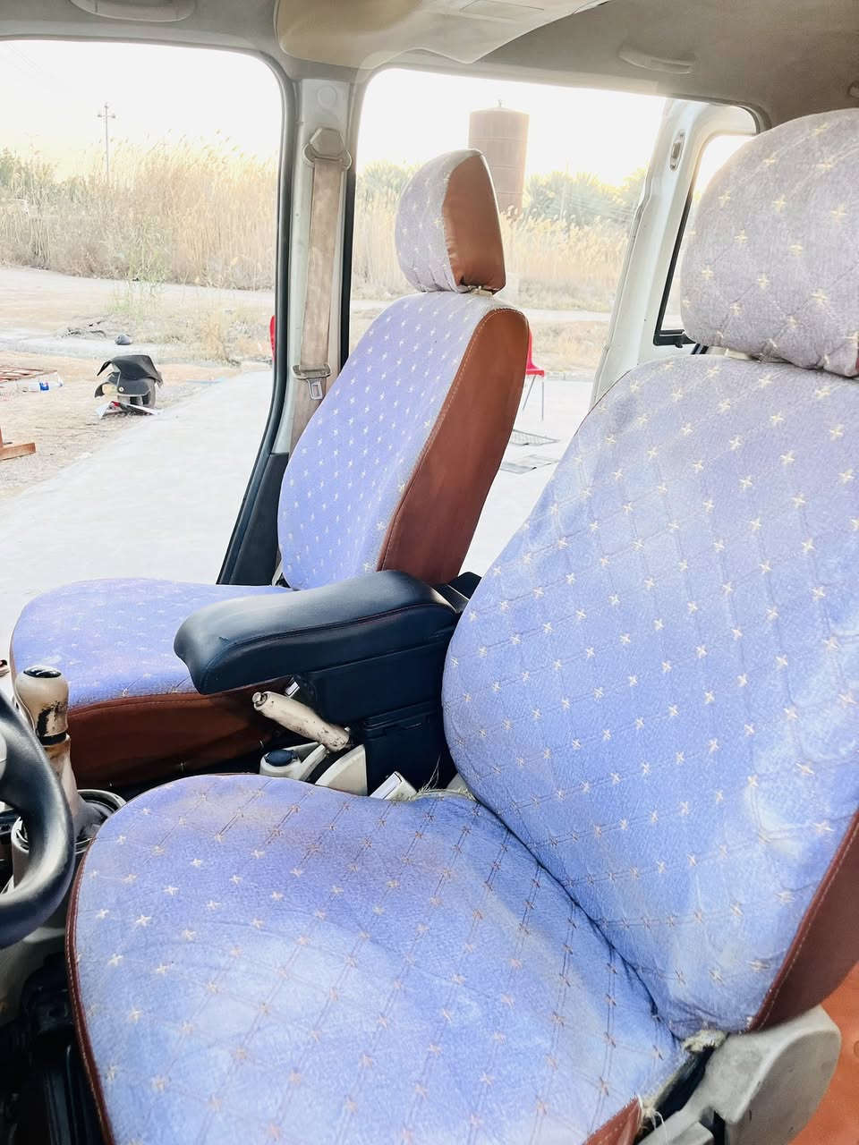 سيارة فاو ميني باص (خشفه) حره  10 راكب گير ومكينه كفاله وخير من الله
سنويتها للـ2028 شهر السابع 
غرامة وهيئة وضريبه كلها وراي
السياره بأسمي تحويل ثاني يوم
السعر 38$
السيارة مكانها بابل الاسكندريه 
للتواصل ***********
