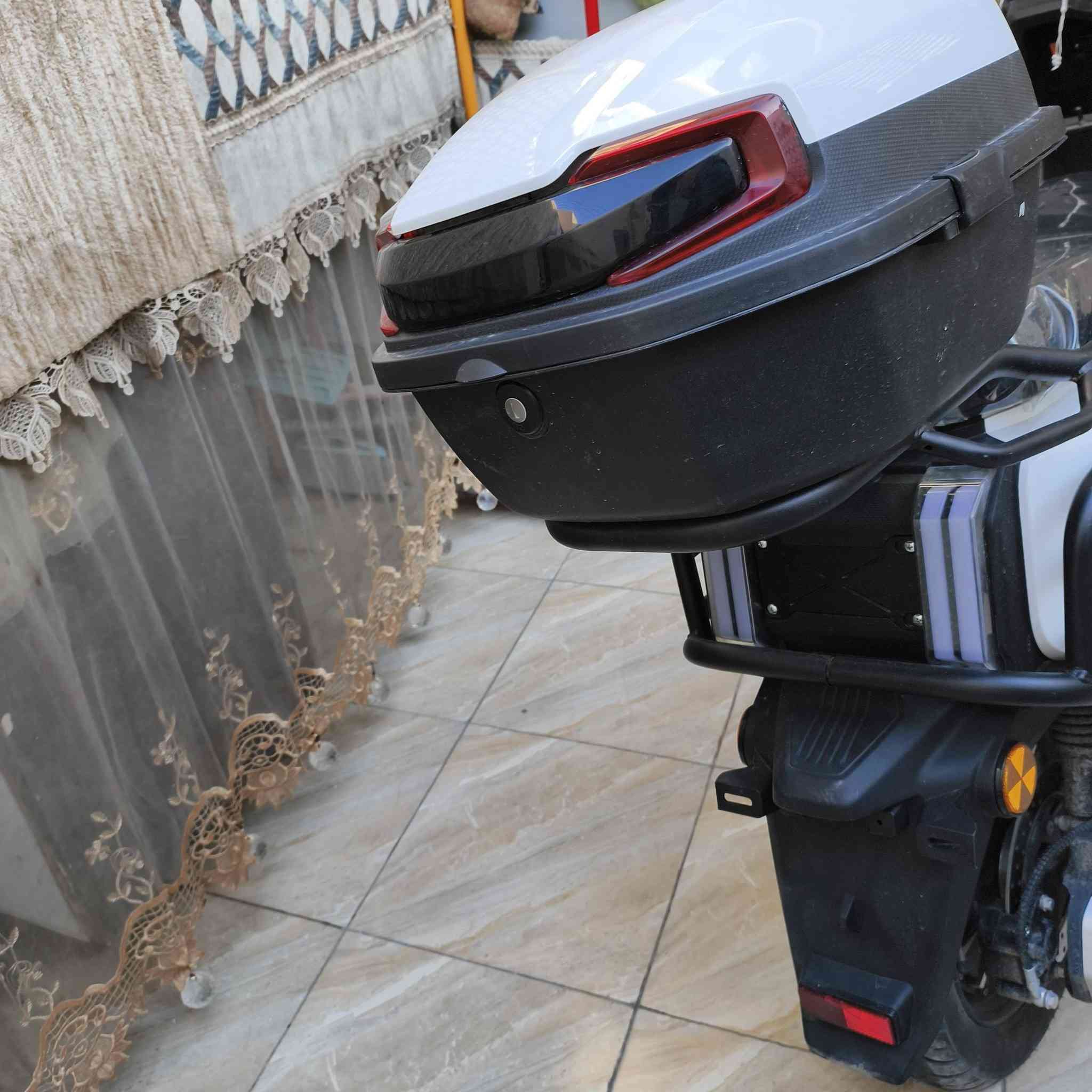 السلام عليكم دراجه شحن للبيع صاعقة 6بطاريات 32امبير بصمتين وسويجن وكارت سرعة حقيقي من 70الى 75 السعر 900وبيه مجال بسيط للاستفسار واتساب ***********العنوان بغداد حي الجهاد
