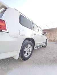 لاندكروزر • ٢٠١٤ • ١٧٠٠٠٠