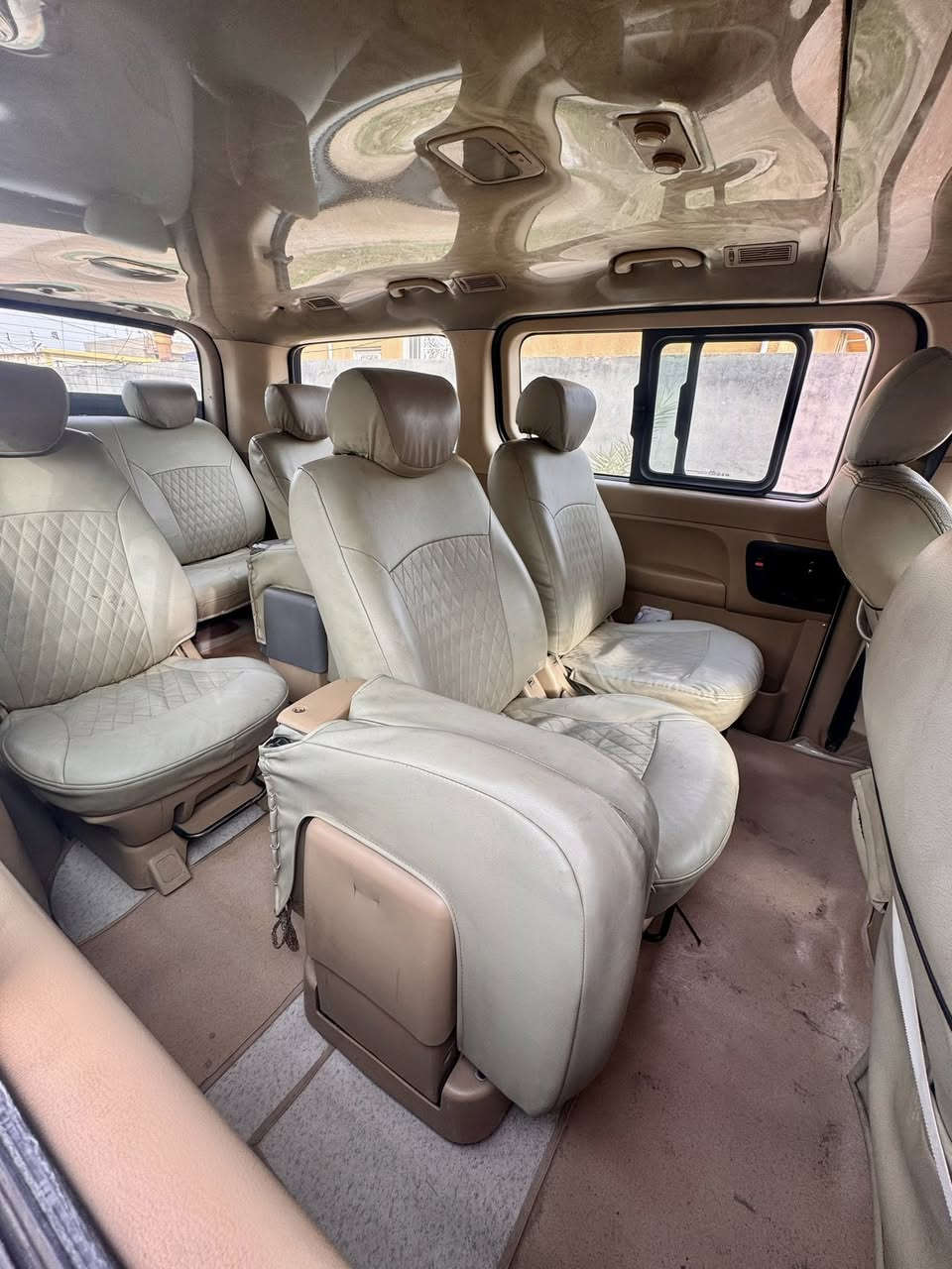 #اعادة_نشر

السلام عليكم ستاركس موديل ١٠ للبيع رقم ديالئ باسمي مصفره غرامات وهيئة مفتوح محور مسكر سبلاین ۱۲ قیق اسود مكينتها خير من الله صدرها كامل دوشمه کامله تبرید تدفئه كهربائيات كلشي كامل بيها ربع ما تذب عليها بيها ضربه باجاملغ الخلفي صبغ تقريبا ربع منه والباب السلايت شخط ومصبوغ نفس 
ماماشر بالصورة
 السعر ١٥٧وبيها مجال بسيط 
  إذا اكون نيسان يورفان أراوس بيها

للاتصال ***********
