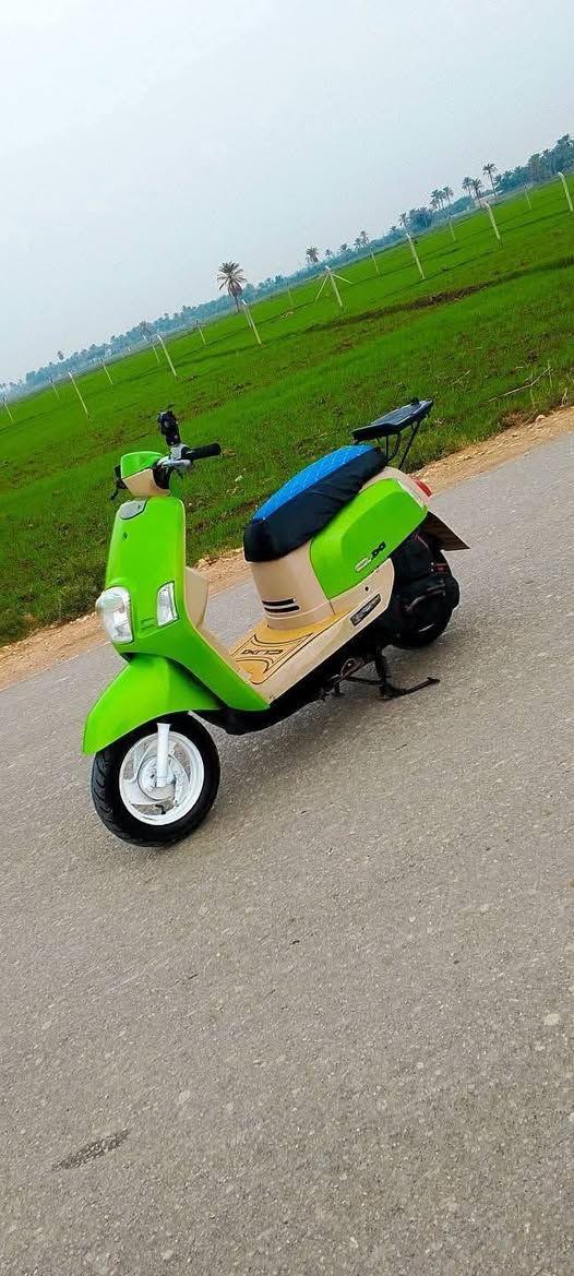 سلام عليكم بوليس موديل2007 بوشه 49 بلادي مامفتوحه شلع ومعدل ونعومه خير من الله  كفرات مختمه بلادي لون تفاحي والداخل كريمي بلادي كهربائيات كلها شغاله اشاير هورن لايت سكن بگ لايت طوافه بنزين عداد دراجه مرتبه مال جناي السعر تعال خاص قليل العنوان نجف ابوصخير او تصل ع رقم 
***********
