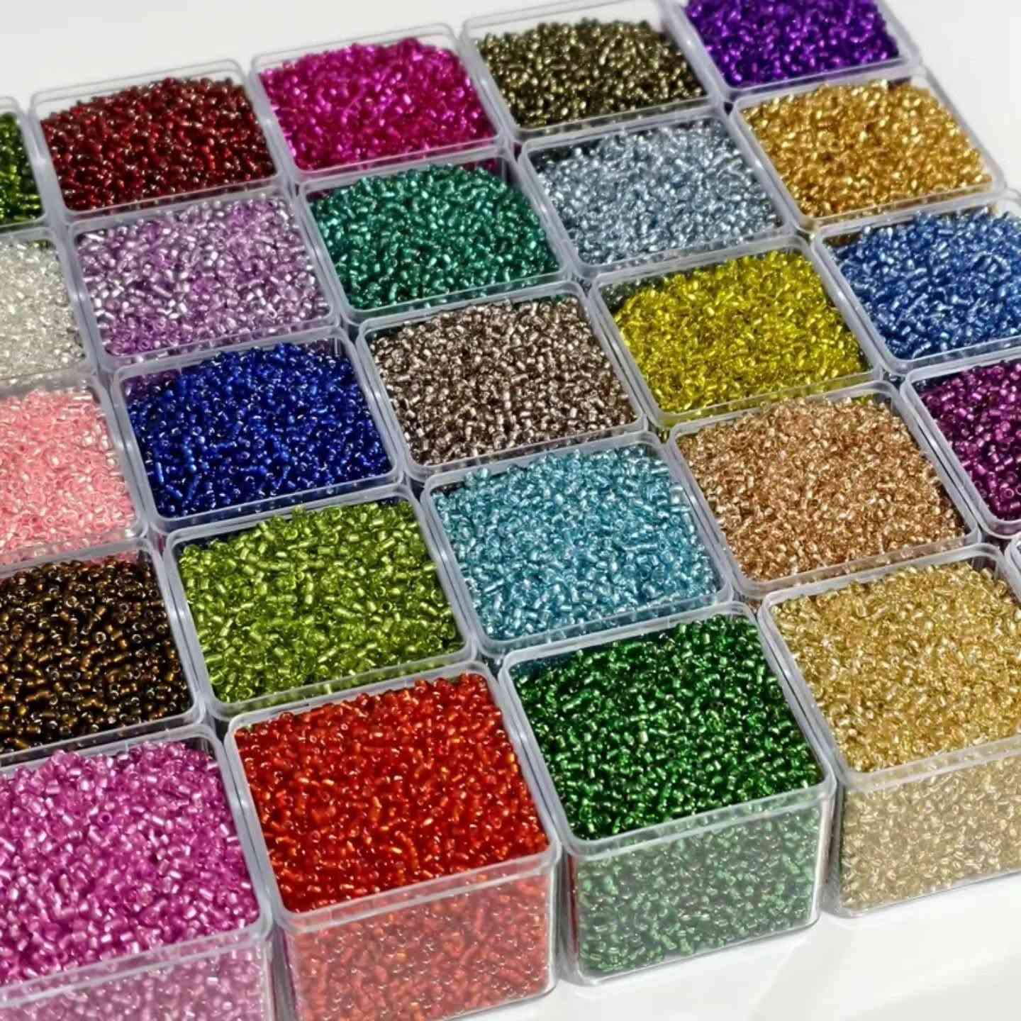 our glass beads 
.
.
#beads #خرز#boncuk#kesmebon#kumboncuk


**إذا كنت صاحب هذا الإعلان وتريد حذفه لأي سبب، رجاءا أرسل رسالة إلى الدعم الفني**
