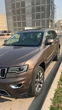 جيب ٢٠١٨ لمتد خليجية مكفولة فول مواصفات ١/١ ماشية ٥١ الف مكفولة بانورا...