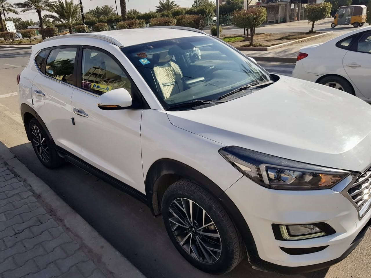 توسان موديل 2019 خليجي 
رقم بغداد تحويل ثاني يوم 
ماشية 88 
السيارة بصمة مري شفط كشن كهرباء والباقيات معروفات
السونار ضمن الصور موجود
سعرها ١٦٦  وبيها مجال بسيط
المكان : بغداد - الغزالية 
***********
