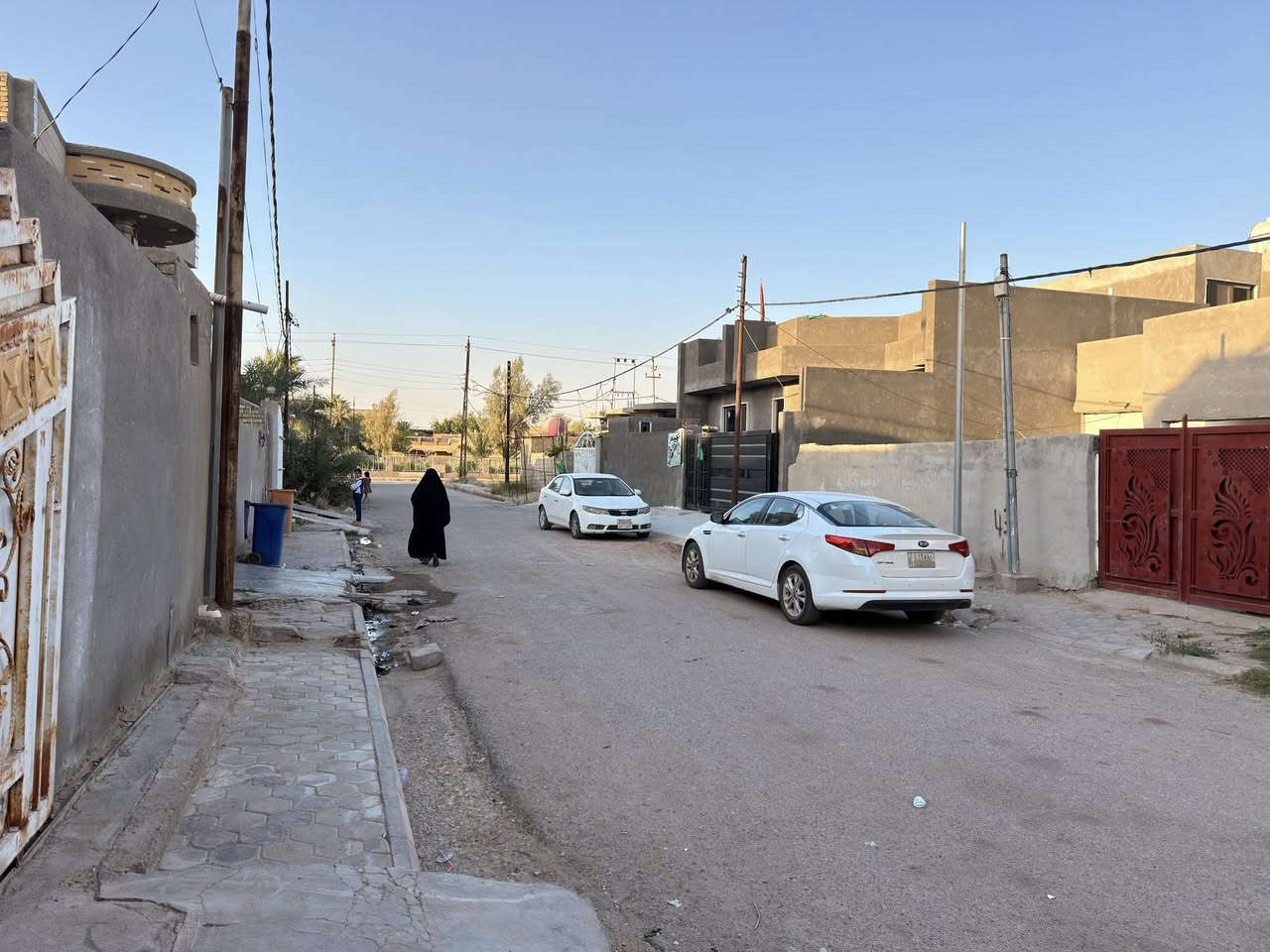 🏡 بيت طابو صرف  للبيع أو المراوس
📍 الموقع: حي العسكري  
📐 المساحة: 240 متر  

🔹 يتكون من:
- غرفتين
- صالة
- مطبخ
- استقبال
- حمامات داخلية وخارجية

🔹 الطابق الثاني:
- غرفتين

💰 البيت عليه طلب سلفة 10 مليون

📞 للاستفسار : مراسلة الصفحة بوابة الزبيدية للعقار
او الاتصال 
***********  
***********
