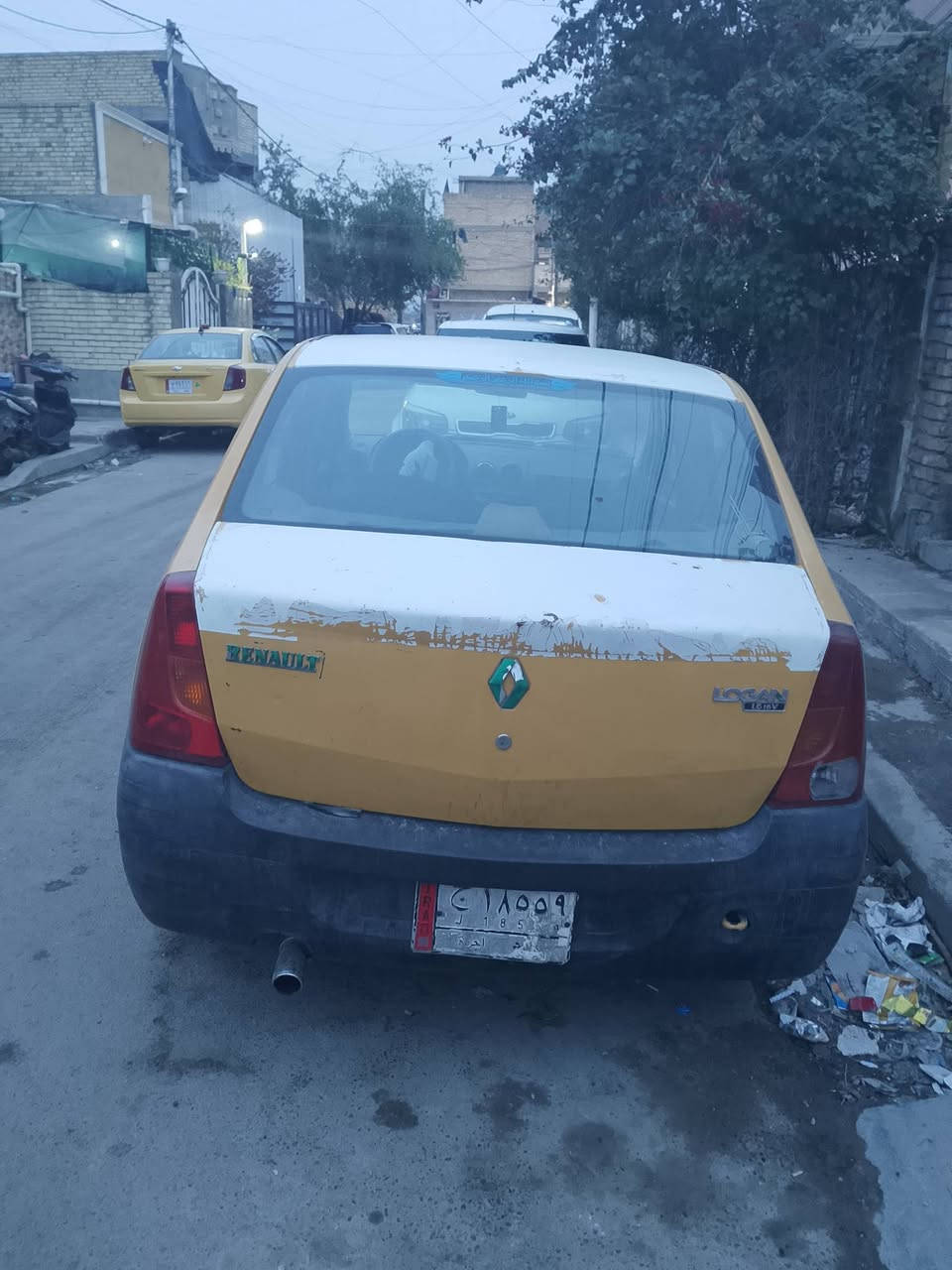 السلام عليكم رينو لوكان 2009كير مكينه خير من الله دواخل السيارة حلو صدرهه نعمه مرتب كل جديد شادة كشرهه بي خياسات بس نصبتهه حلوة تجي وتشوف وبلعافيه ع الياخذهه سعرهه 15ورقه  وبيهه مجال بسيط صافي عليهه غرامات 800وهيئه 300 سيارة ب أسمي تحويل ثاني يوم واتساب***********
