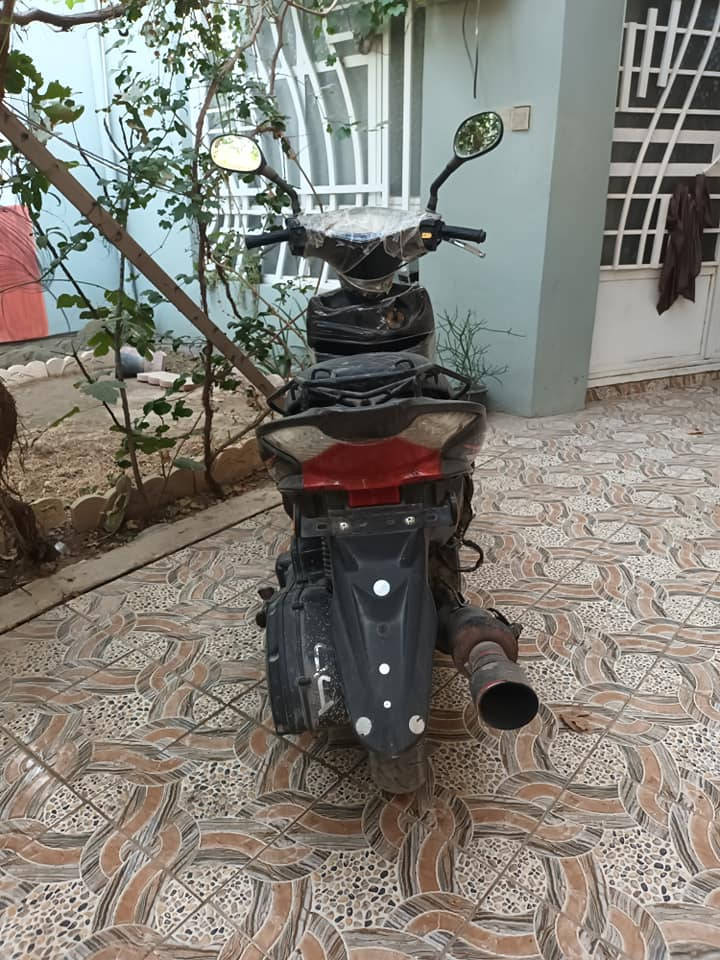 دراجادرس للبيع مكينةنضيفة جدا نكرة سلف كهربائيات شغالة فقط كسر بالوجه تايرا جيدة ترايك وين ميعجبك للاتصال *********** كربلاء, العراق
