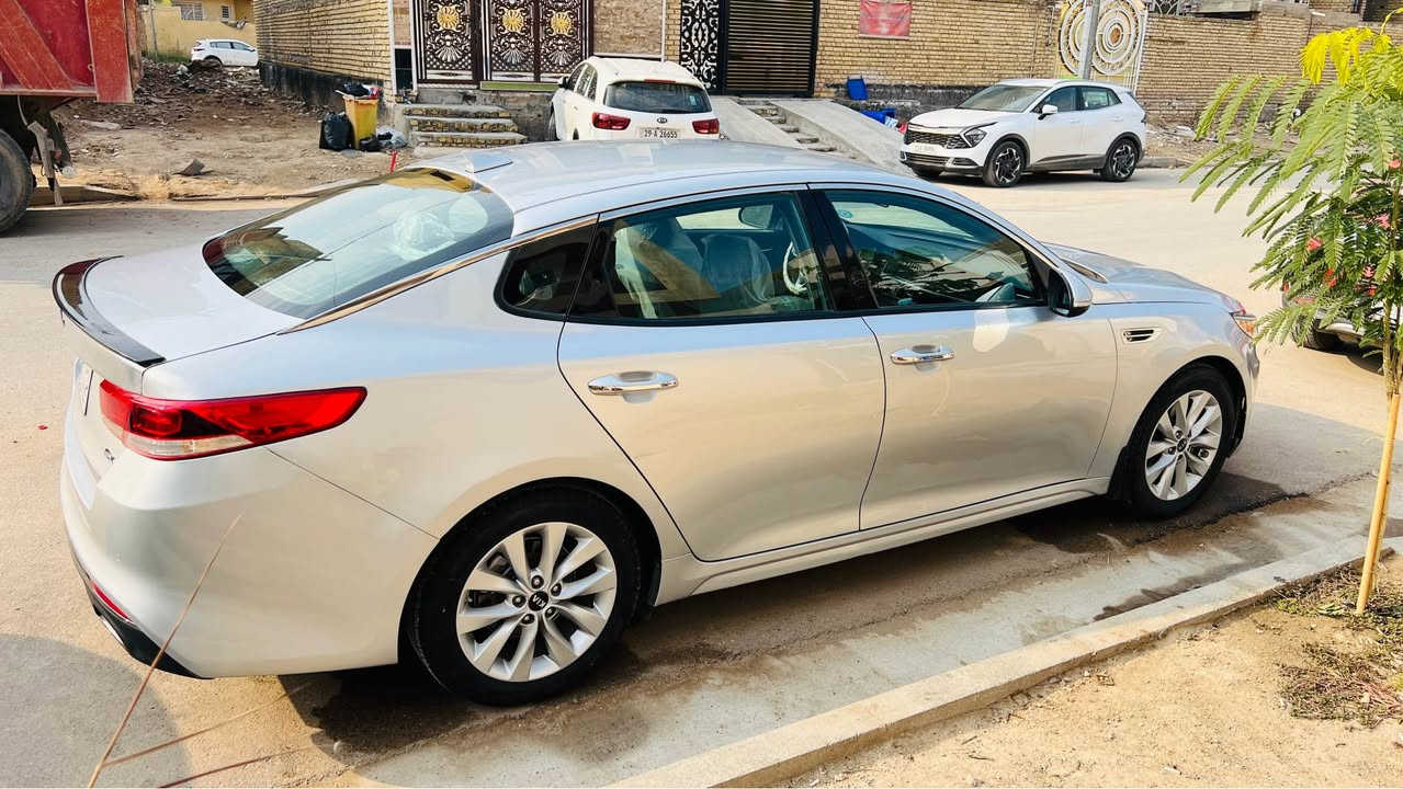 تحيه طيبه…❤️
سياره للبيع نوع كيا اوبتما 
موديل ٢٠١٨ 
رقم بغداد حره تحويل مشروع وطني 
.
وارد امريكي حادثها جاملغ خلفي فقط وعندي صور الحادث وعندي سونار رافقه بالمنشور وانت تفحص سونار من جديد يطلع صبغ او تبديل غير الجاملغ سونارك عليه 
.
فول مواصفات 1/1 عدا البانوراما
بصمه تشغيل + ابواب 
كشنات جلد 
كشنات كهربائيه 
تدفئه بالكشنات 
تبريد خلفي 
شاشه + كامره دواره 
مري قلاب 
لد نهاري 
تحكم ستيرن جهتين 
مرايات شفط 
ماشيه ٧٨ الف فقط 
وسعرها ١٣٥ وبيها مجال بسيط بعد المعاينه 
ومكانه بالكوت مركز المدينه 
وهذا رقمي *********** دهل اوران, واسط
