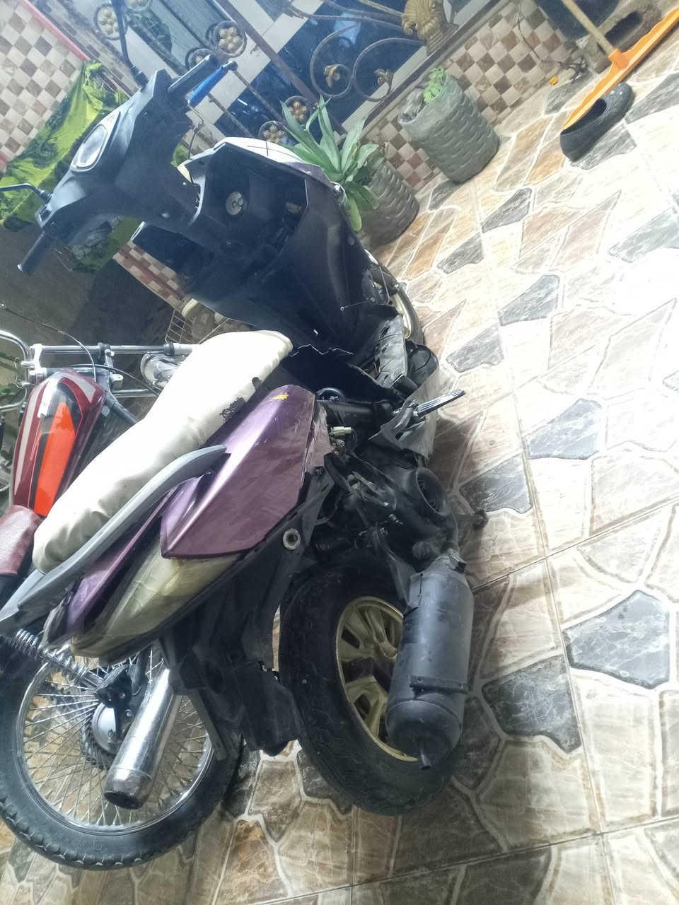 السلام عليكم ماكس fs بومة موديل 2021 كهربائيات كامل شغال لايت عالي ناصي هورن ودشبول 7 الوان باتري جديد بيها عطل السلف الدشلي مالته ماكوله السنون مالته ويراد تبديل قبق مال هندر كامل هوه وقراضه للبيع قيم واخذ او مراوس بماكس مضلع بدون فرق او فرق تصليح مكاني كركوك واحد حزيران فقط واتساب *********** ماكو اتصال فقط واتساب
