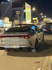 كي فايف 2024 GT محرك 2500 تيربو – فول مواصفات Gt لون سمنتي بدون رقم دخ...