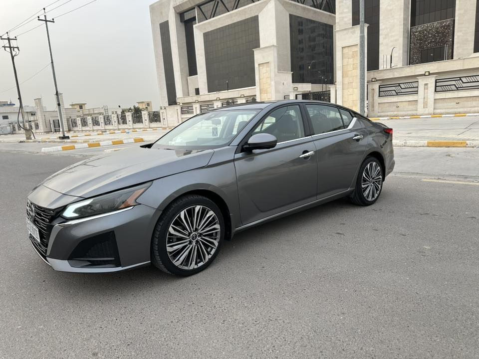 السلام عليكم نيسان التيما 2023 فول مواصفات للاخير SLبيع مستعجل 145$قفل  ضرره 3قطع ***********
مكانه انبار ب اسمي
